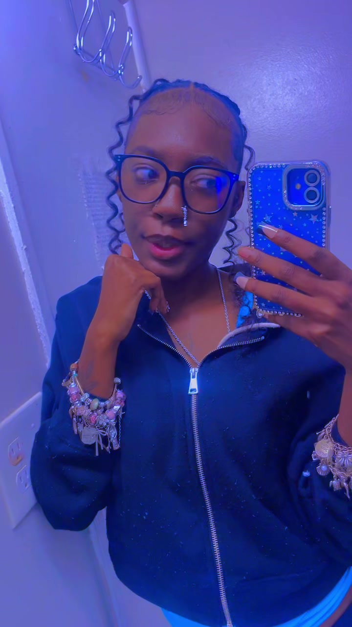@breashiana