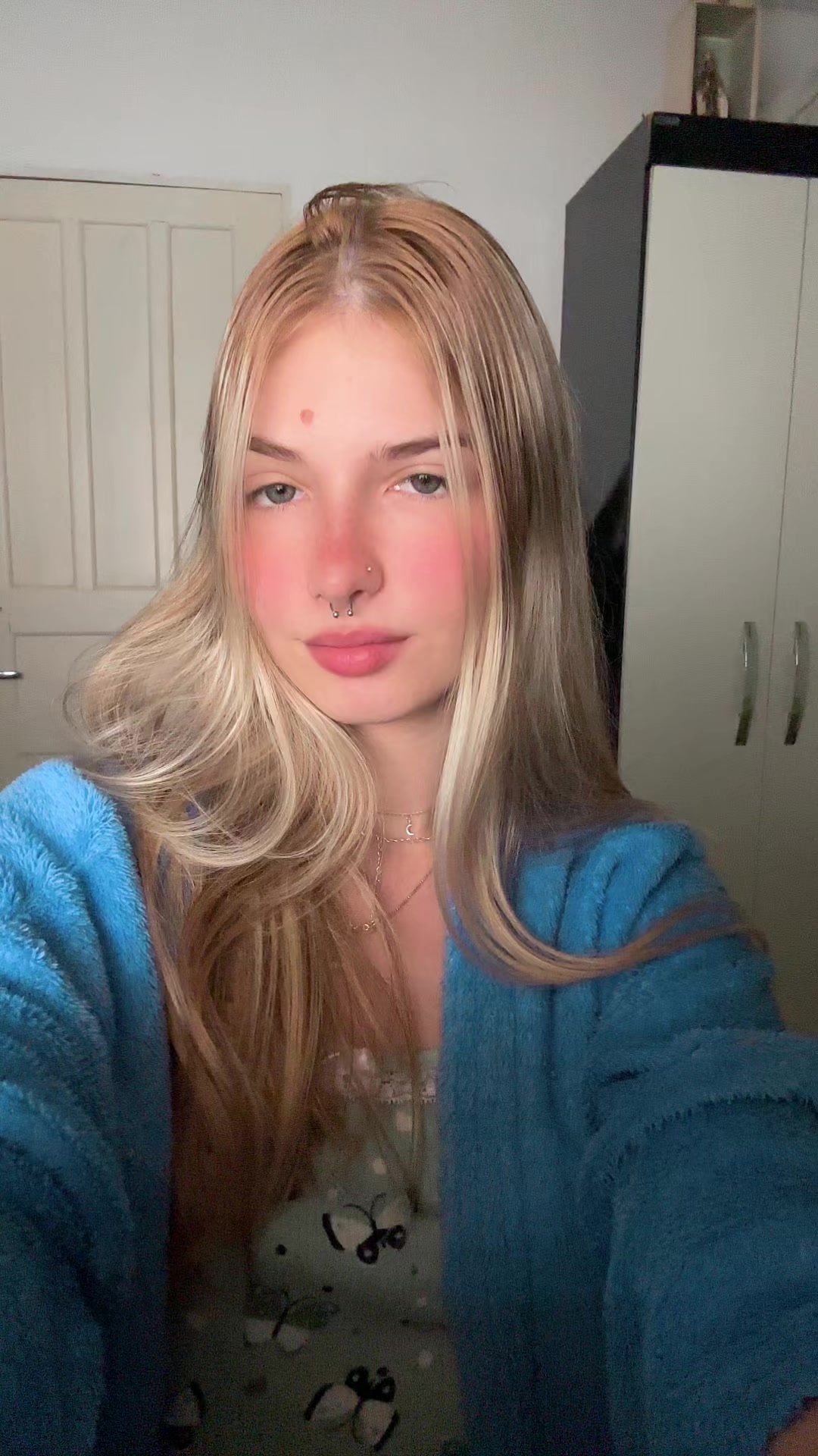 @Emillymazioli