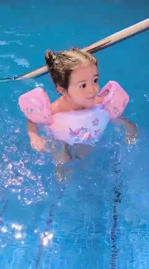 @Anuskitastylist