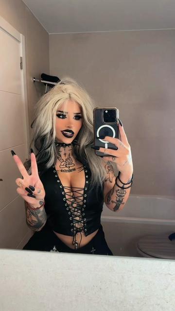 @Em🖤