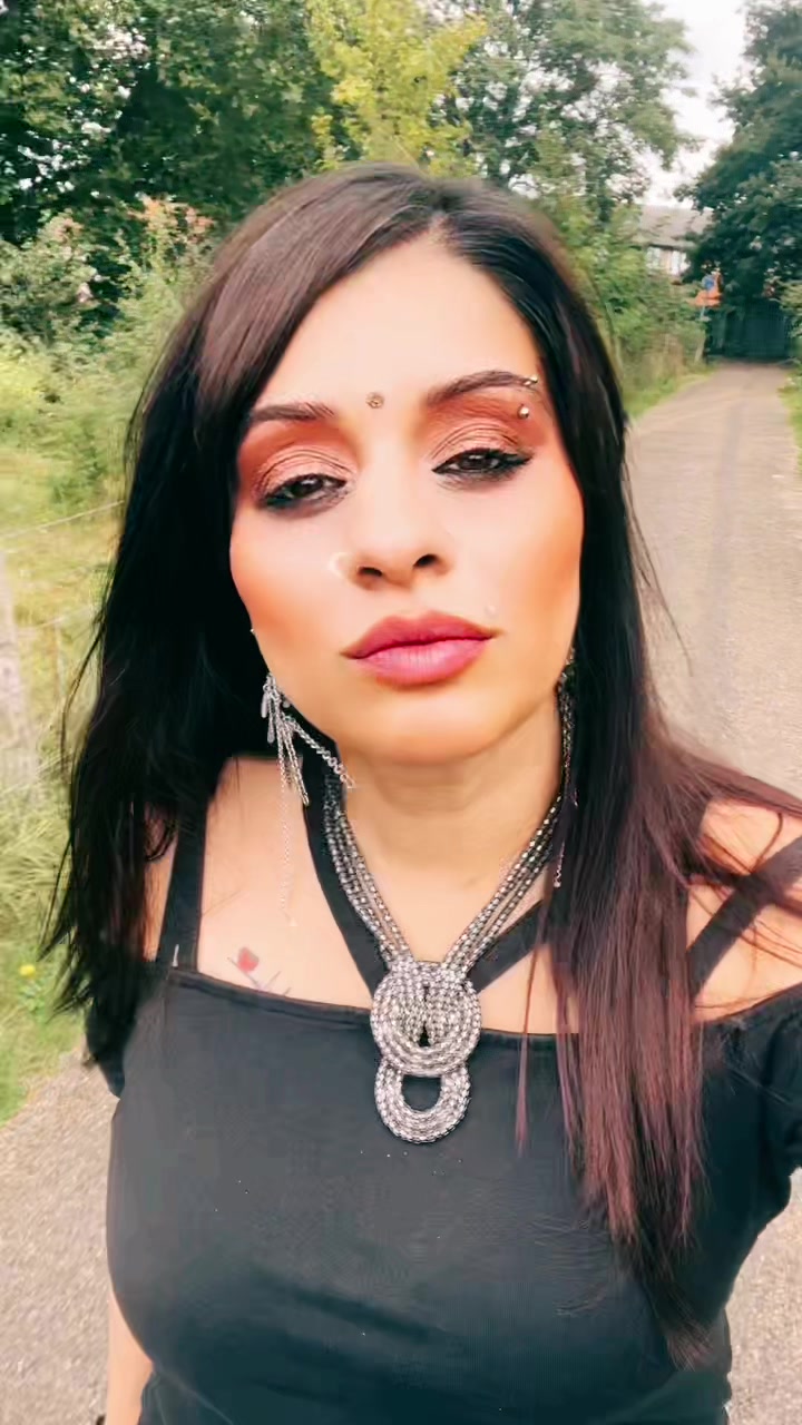 @ⁱᵐ͟͟͞͞☞🇬🇧𝕌𝕂 𝕊𝕙𝕖𝕣𝕟𝕚🐅