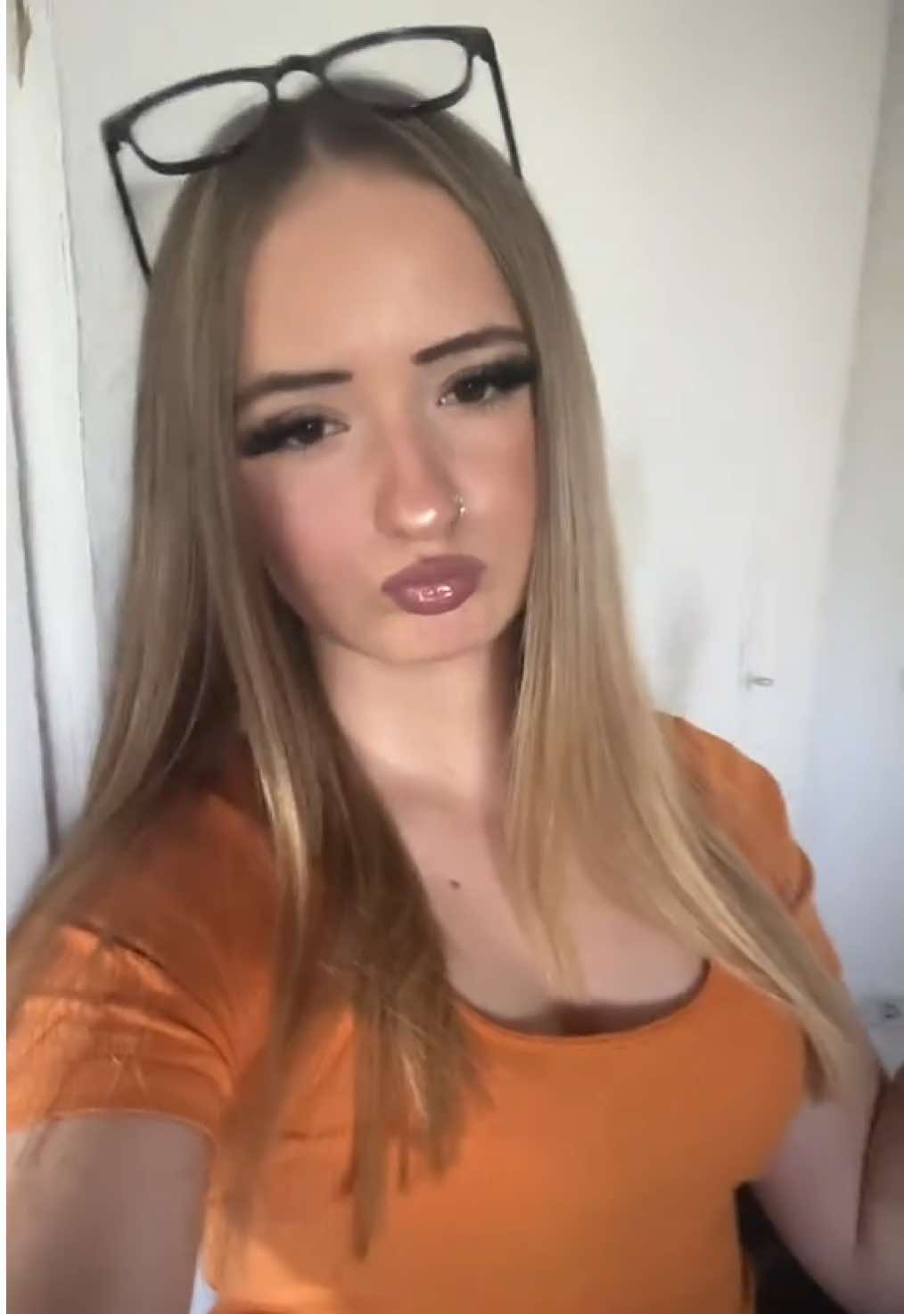 @𝐰𝐚𝐯𝐲𝐲_𝐩𝐢𝐚