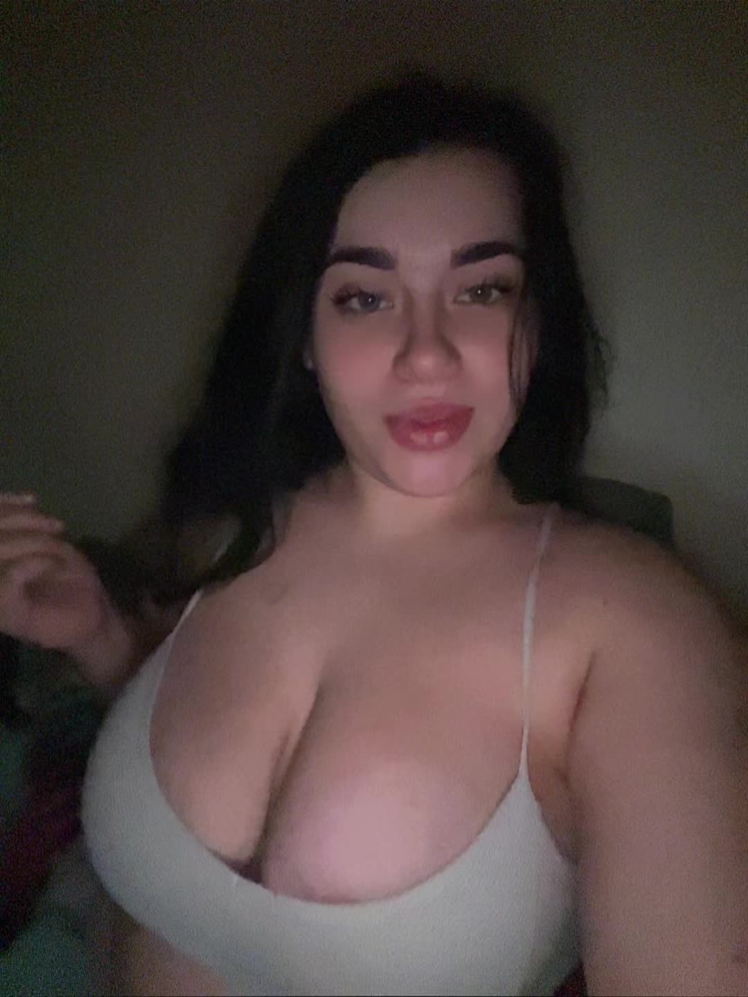 @riahlynn2400