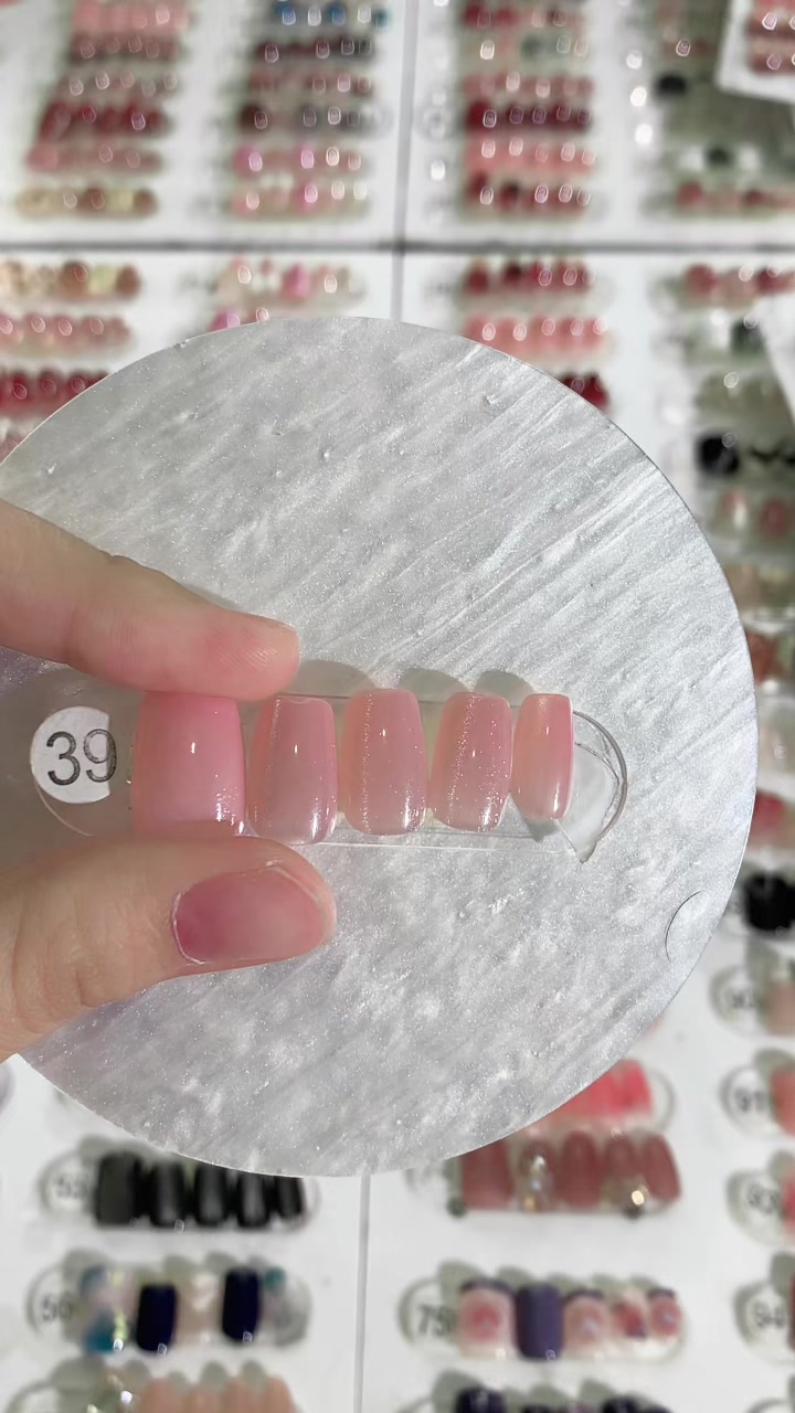 @Molly Nails Ind