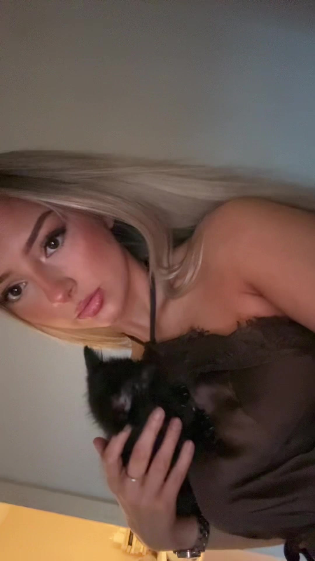 @poppyleaxx