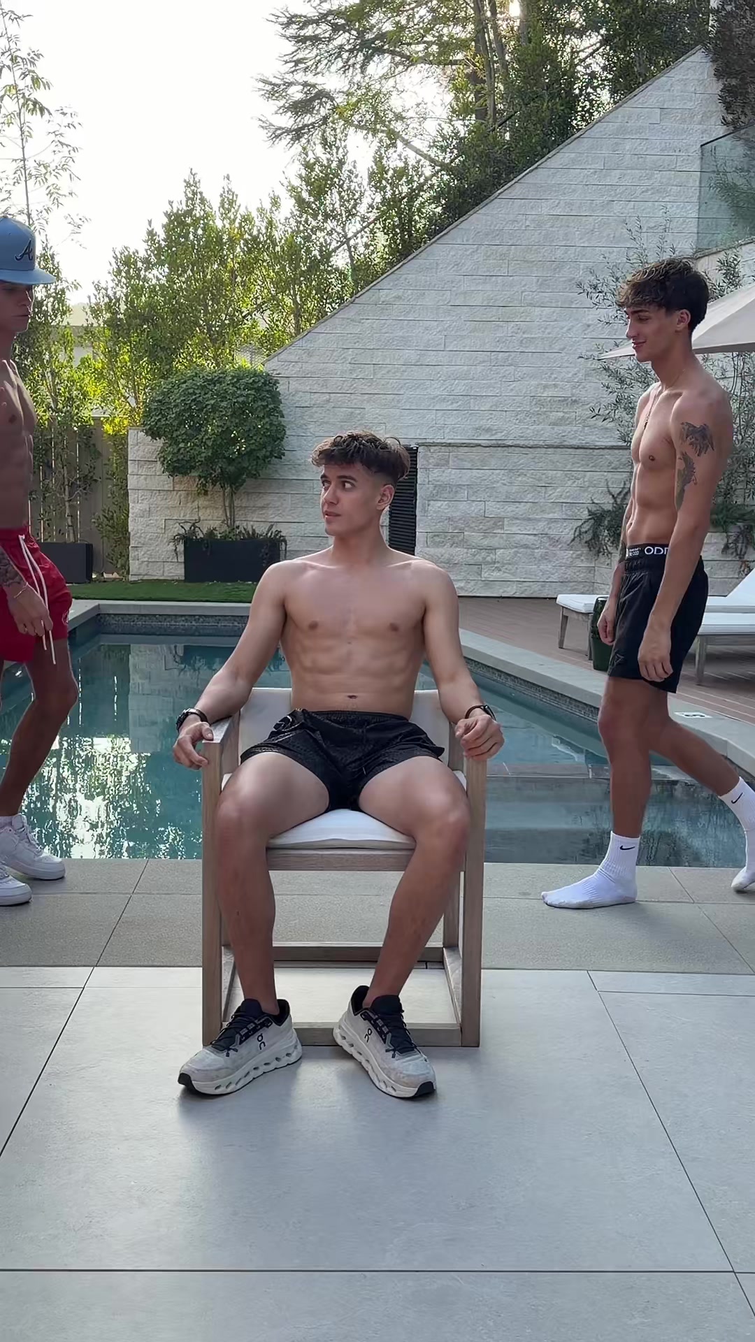 @thepophousex