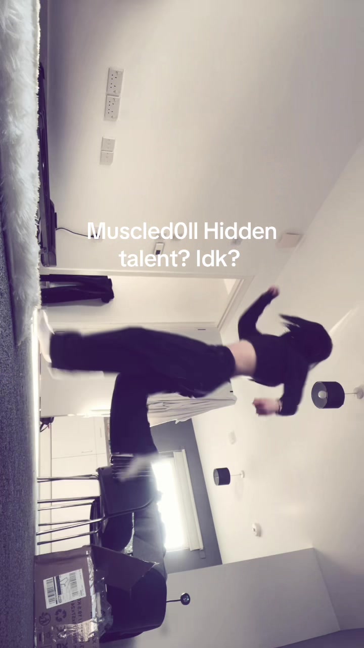 @muscled0ll
