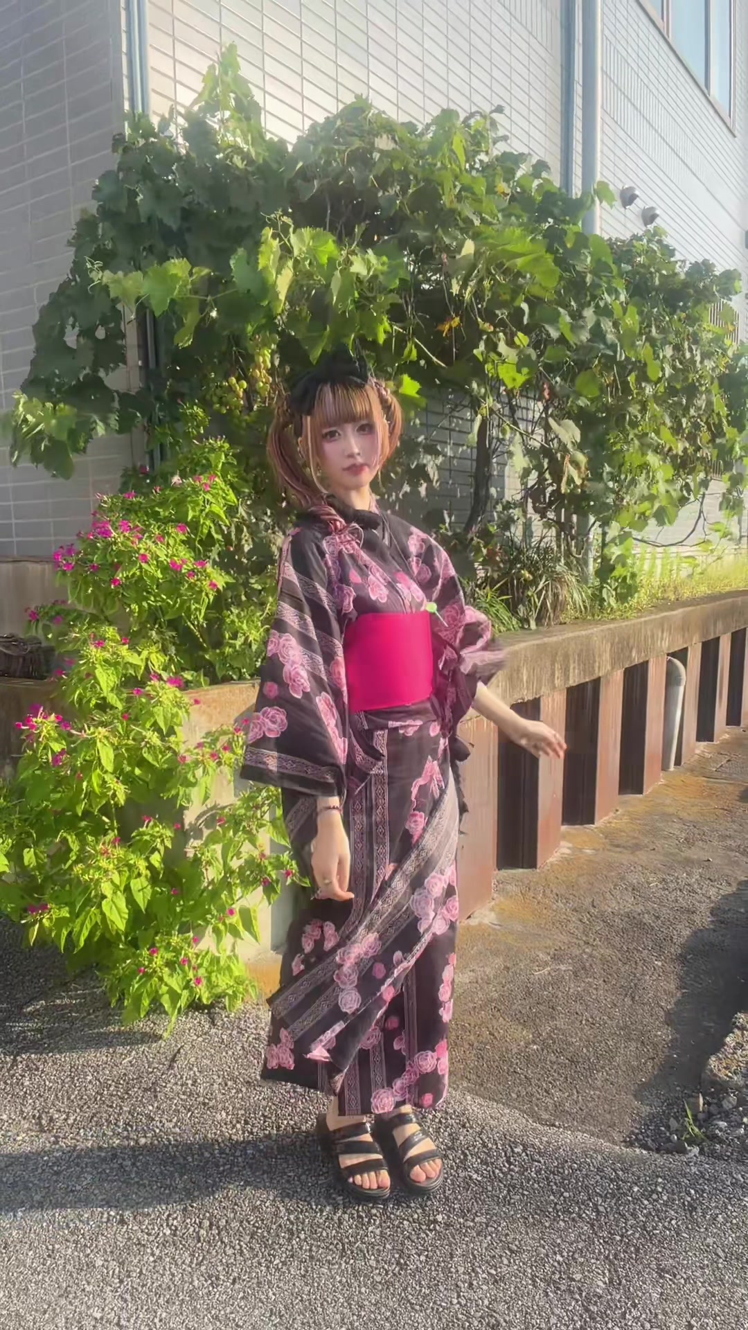 @デカニャンコ