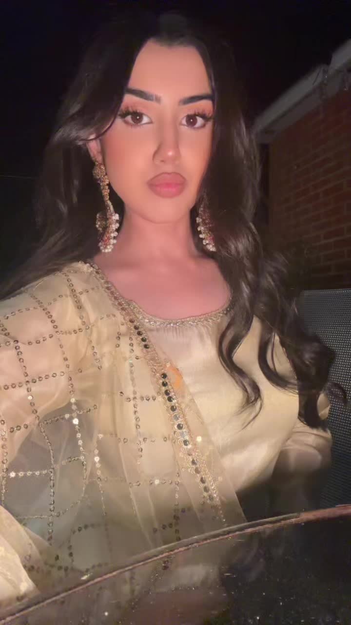 @arooj