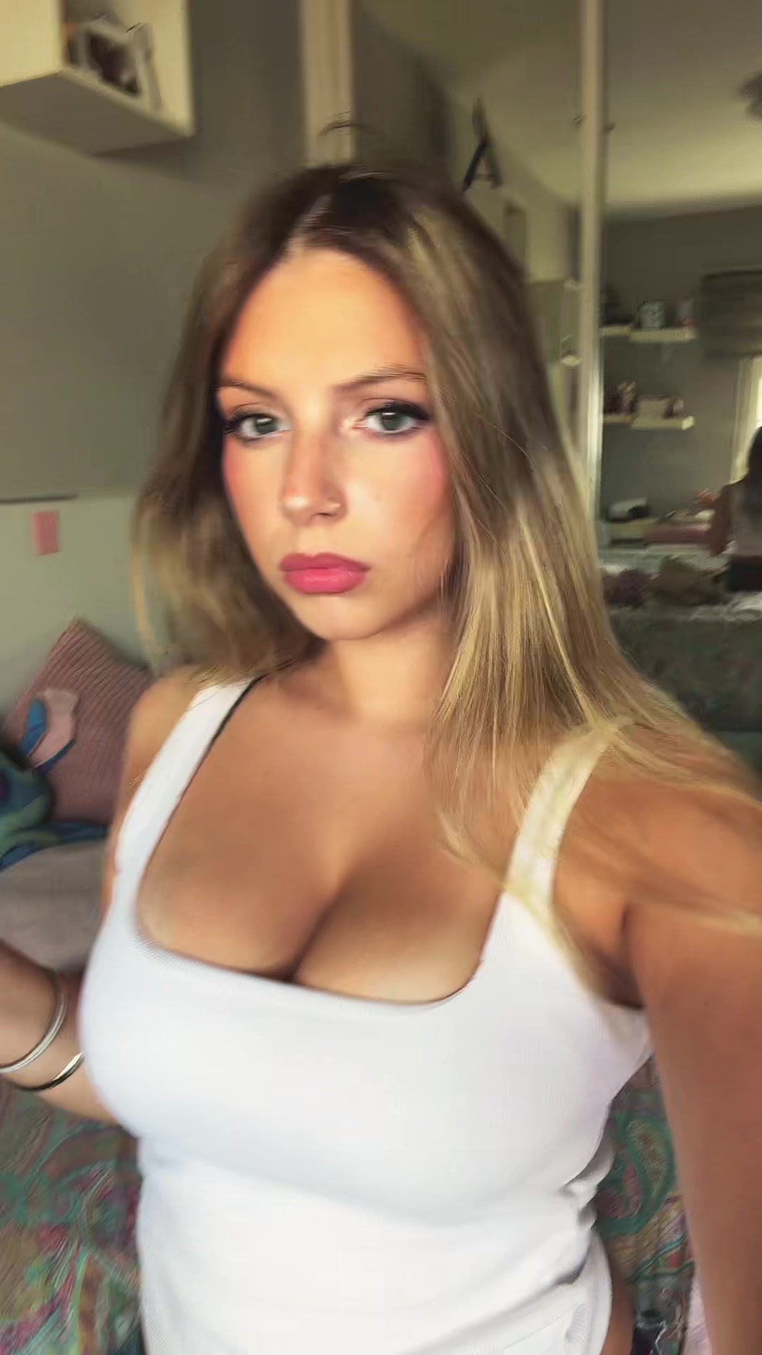 @_yaniiiivv