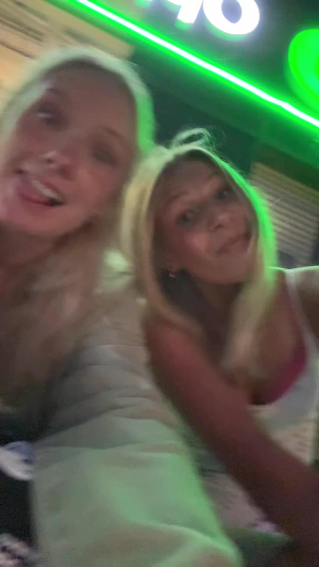 @Ella