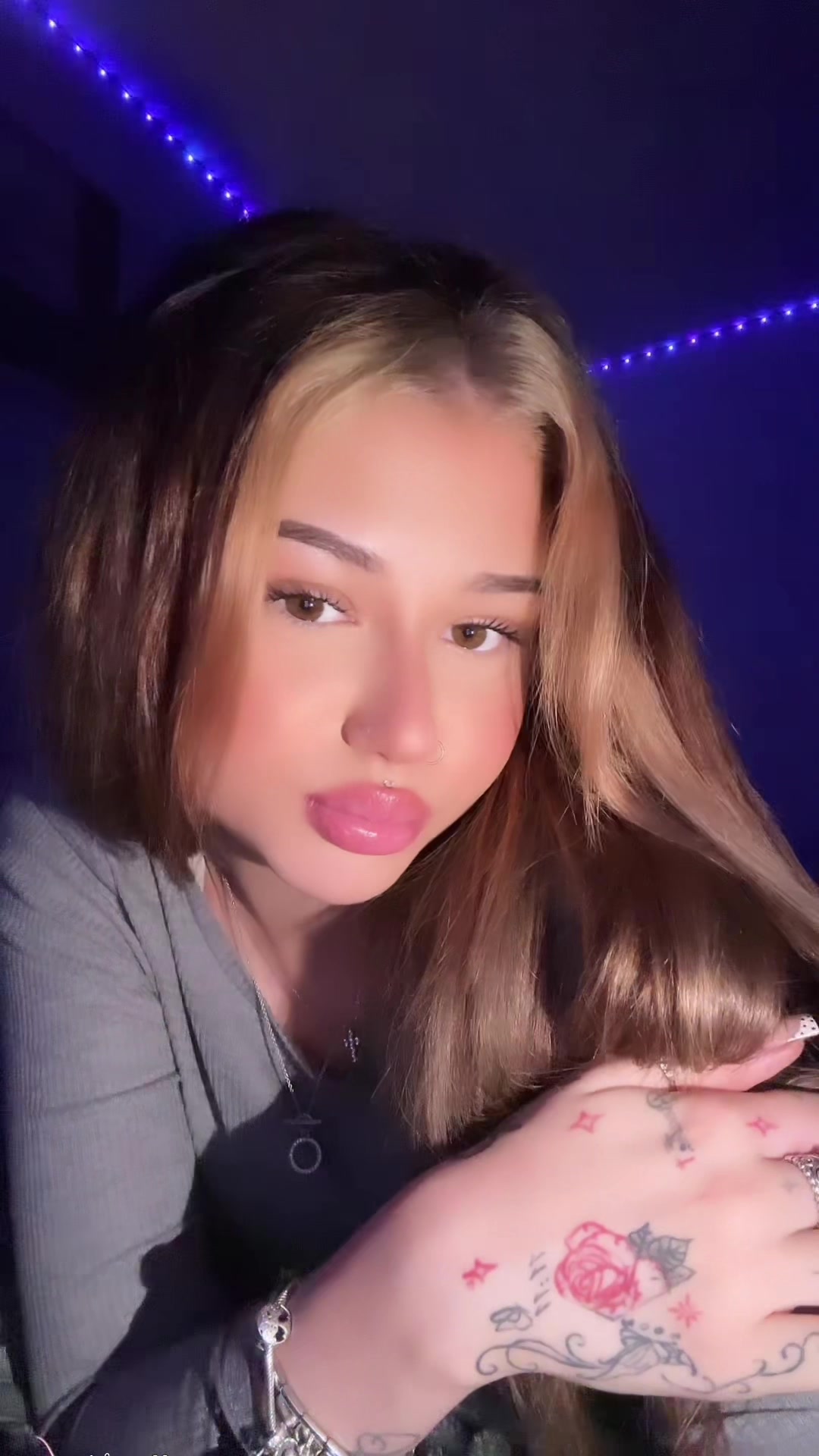@ℰ𝓁𝒾𝓈ℯ 𝓍𝓍