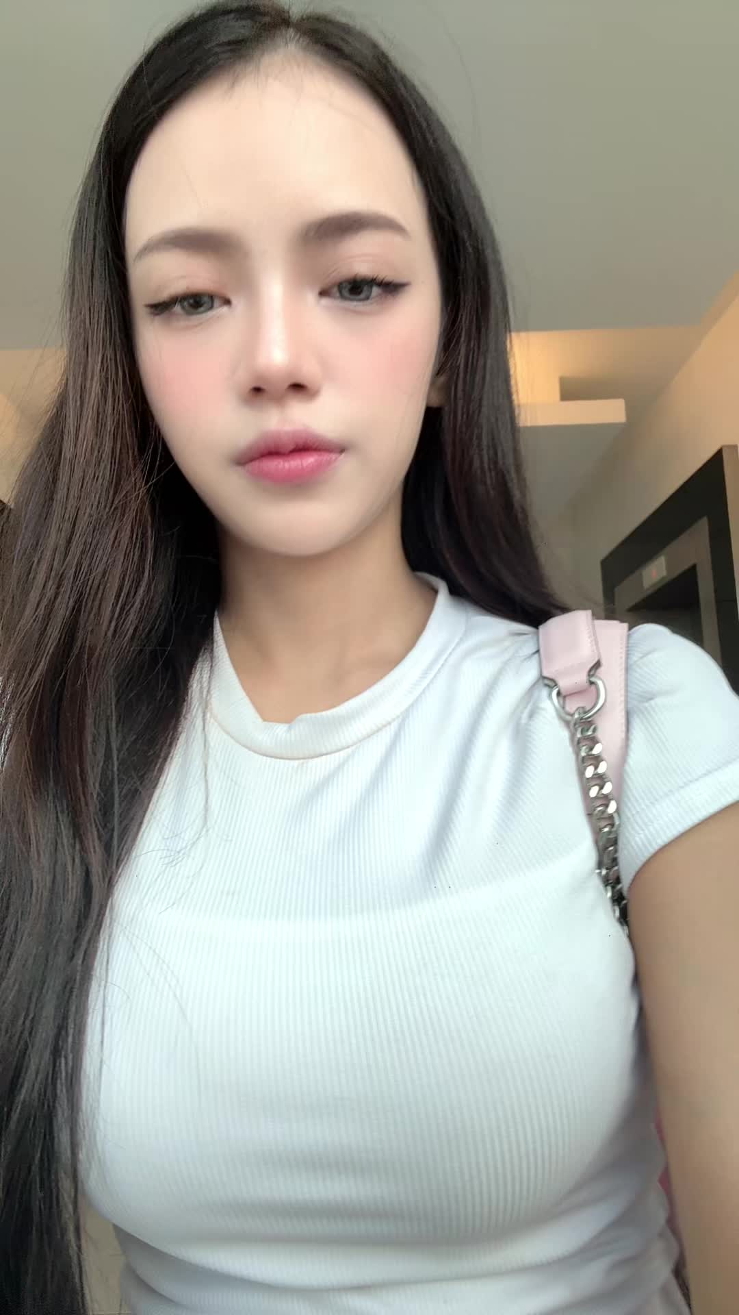 @Moonica🖤 154CM 🌙