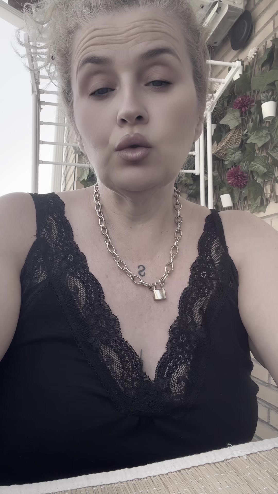 @Silvia.