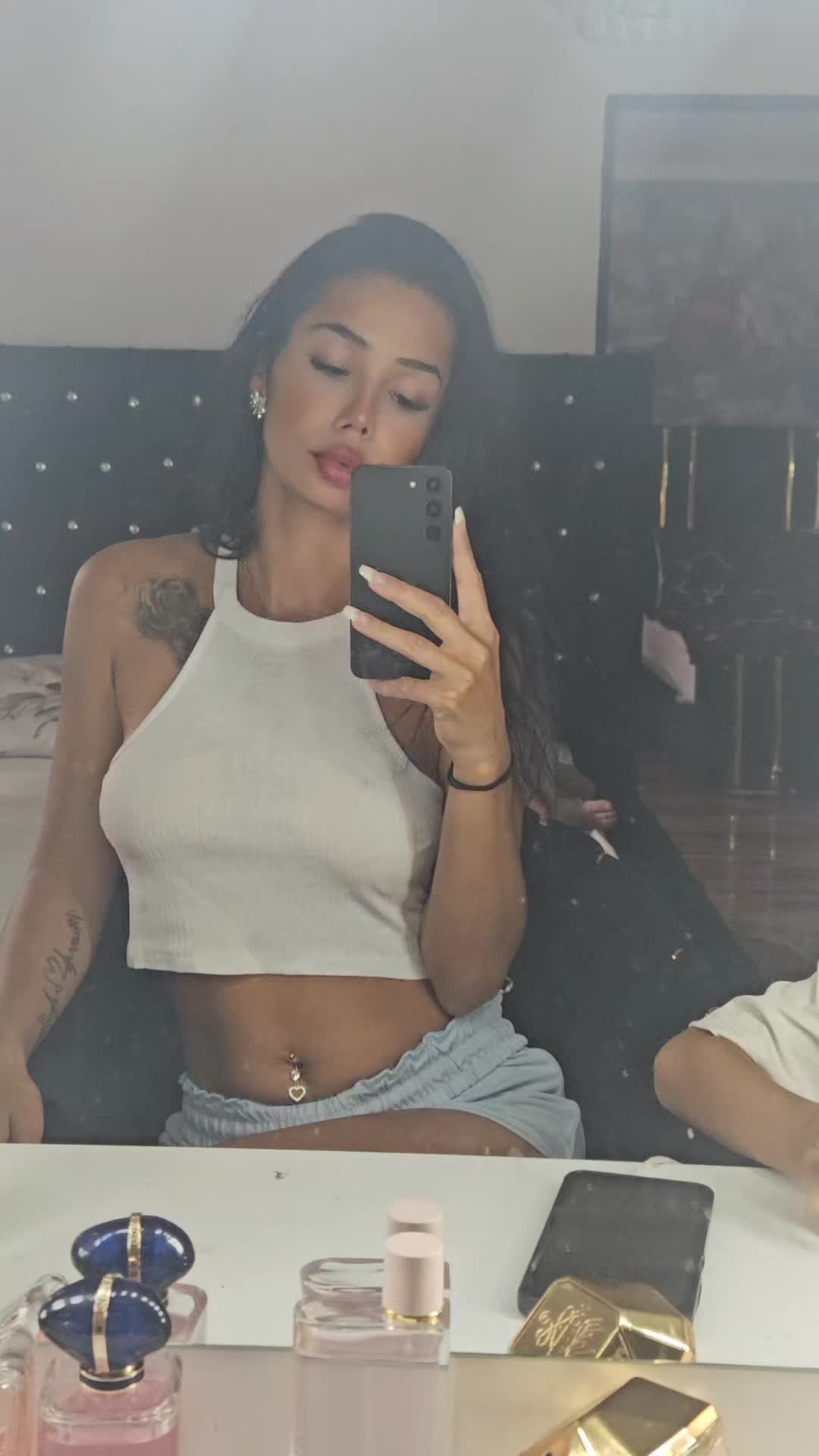 @nikoleta