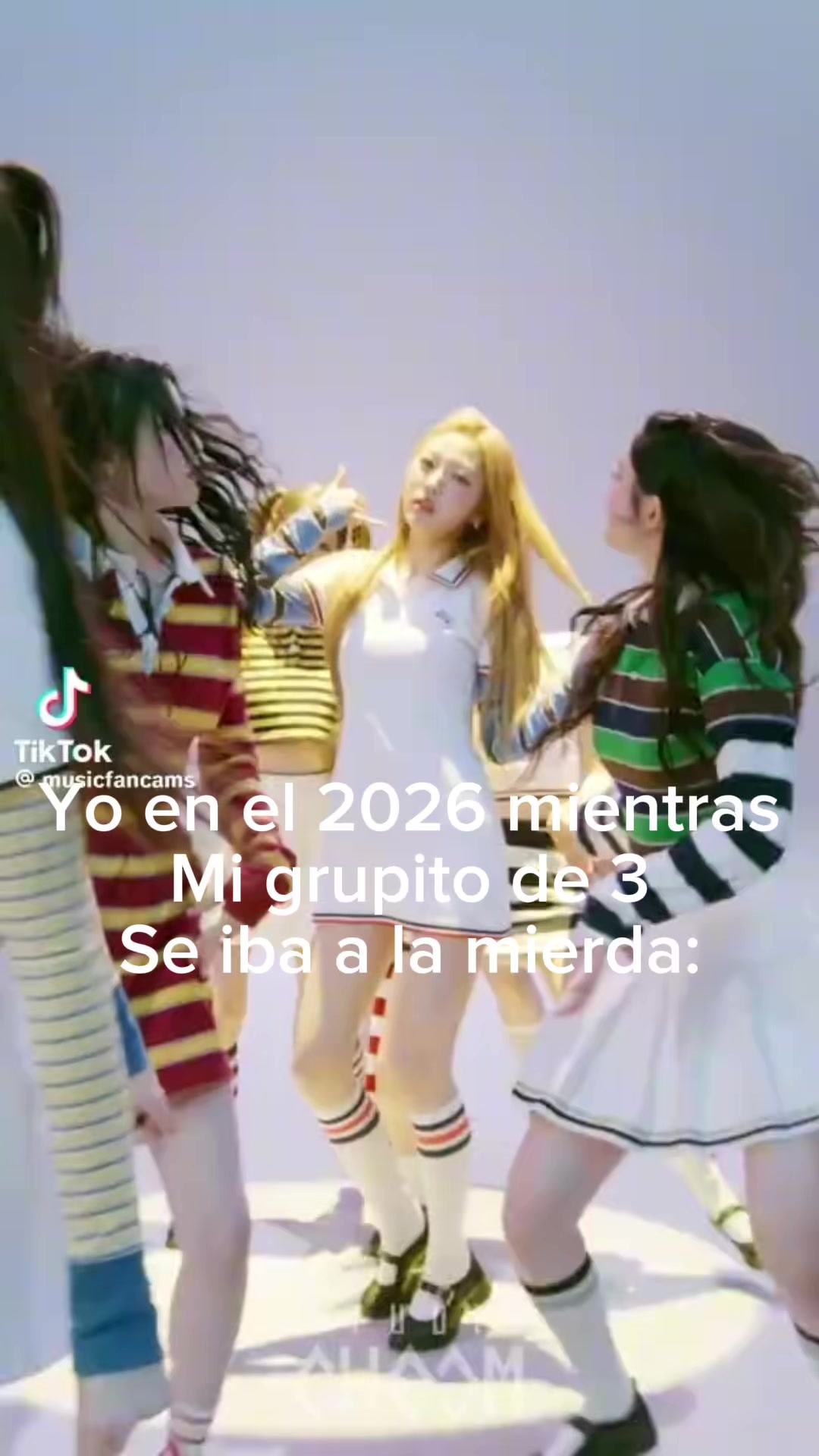 @☆ Rena🧵(CEO del cheesecake) ☆