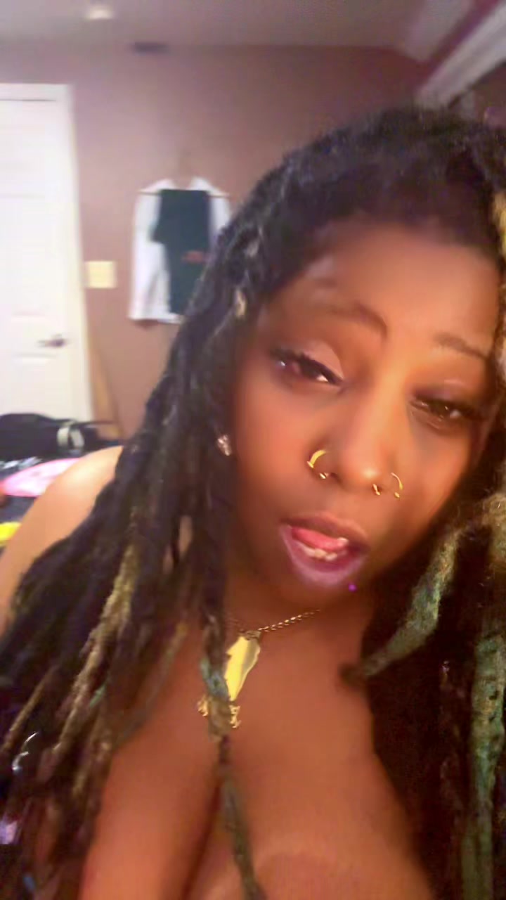 @Kiss_ofA_Buddafly84