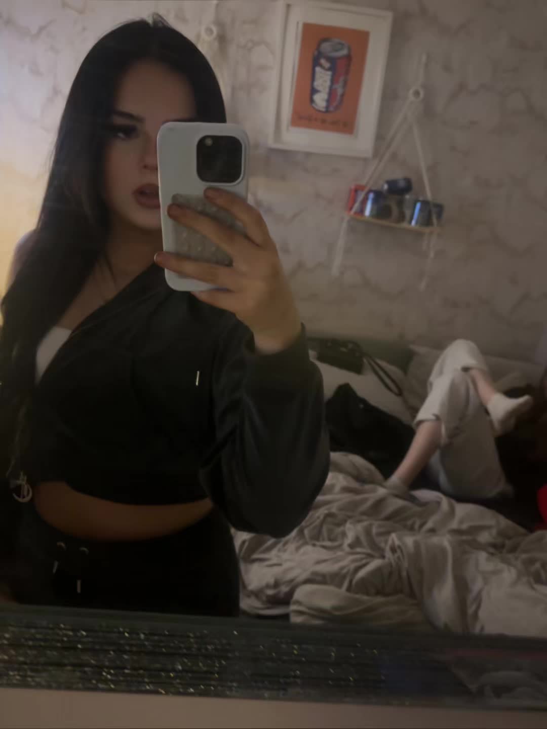 @Liv.priv