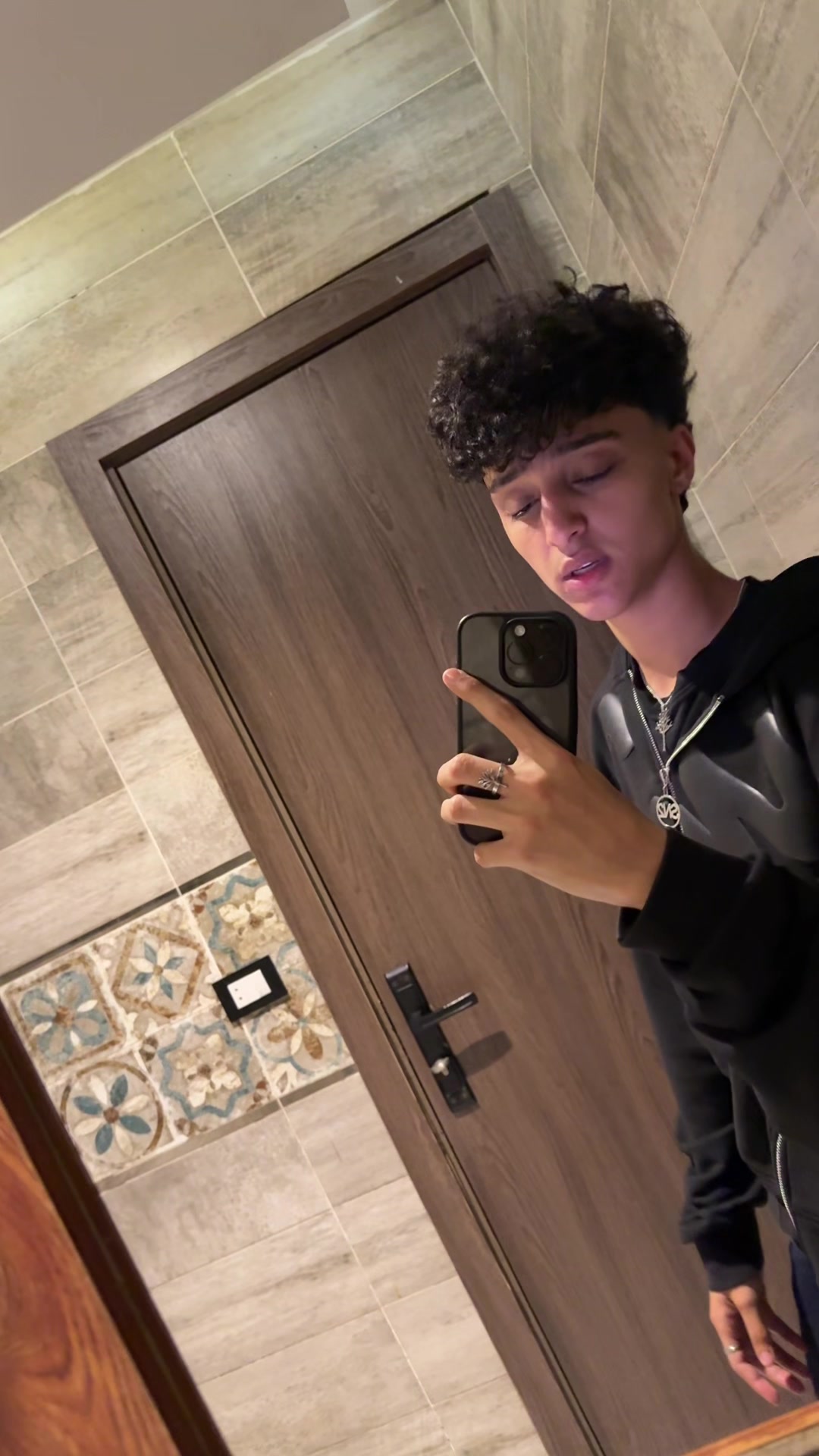 @𝟗𝟗