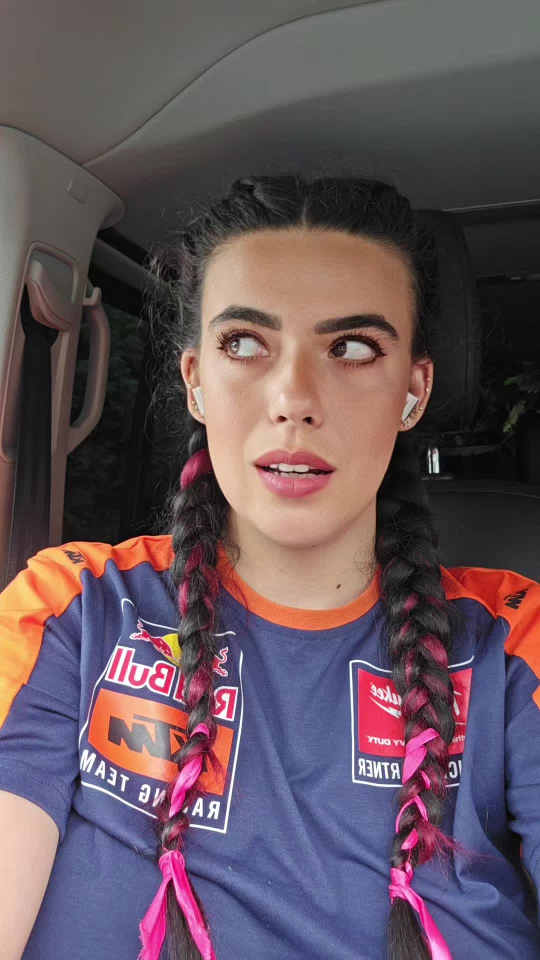 @Olivia Lascu