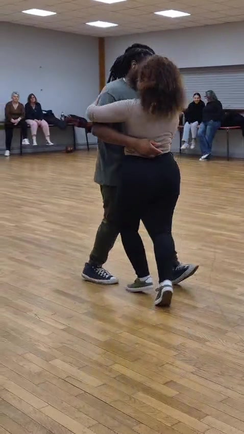 @Anne-So Kizomba 🇷🇪