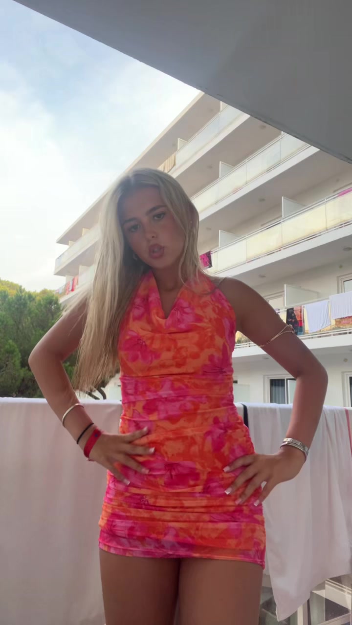 @Bella