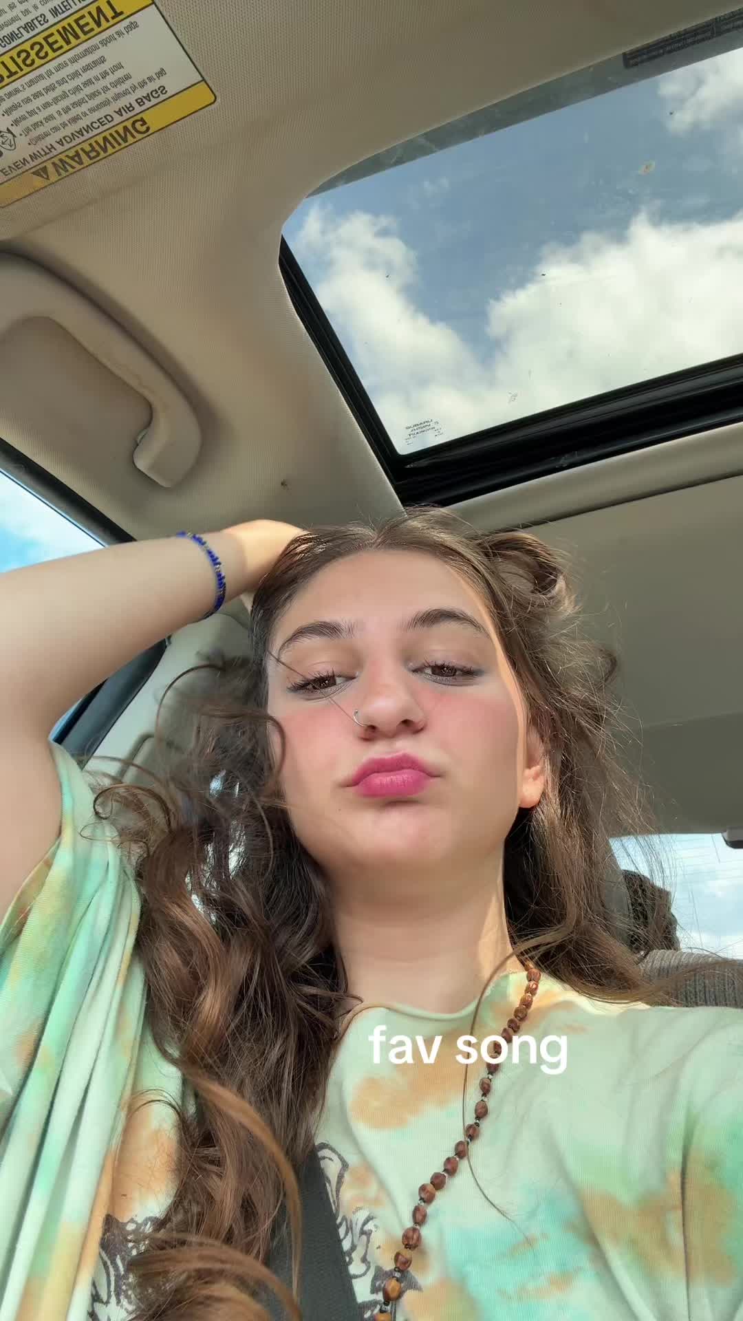 @lindsey ⋆˚꩜。