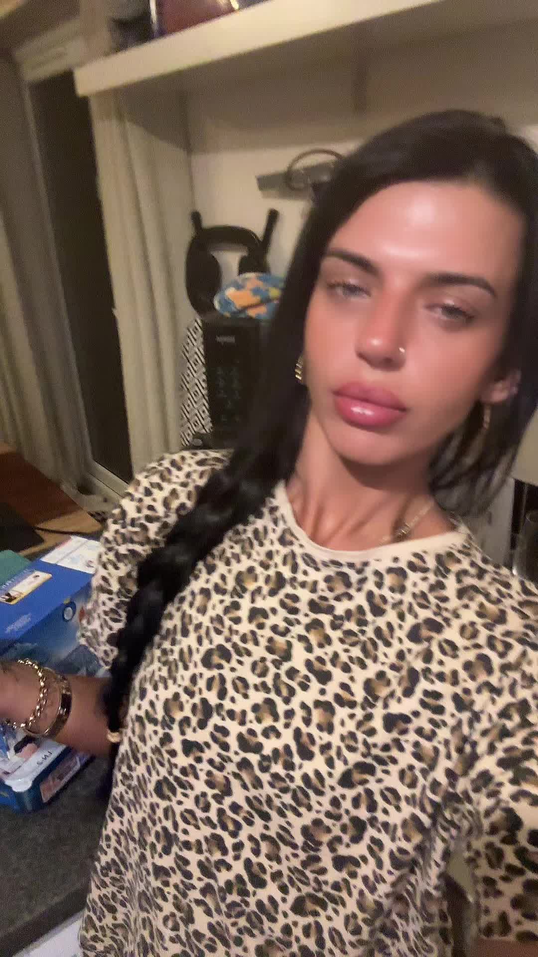 @𝓔 𝓫 𝓸 𝓷 𝔂 🍒