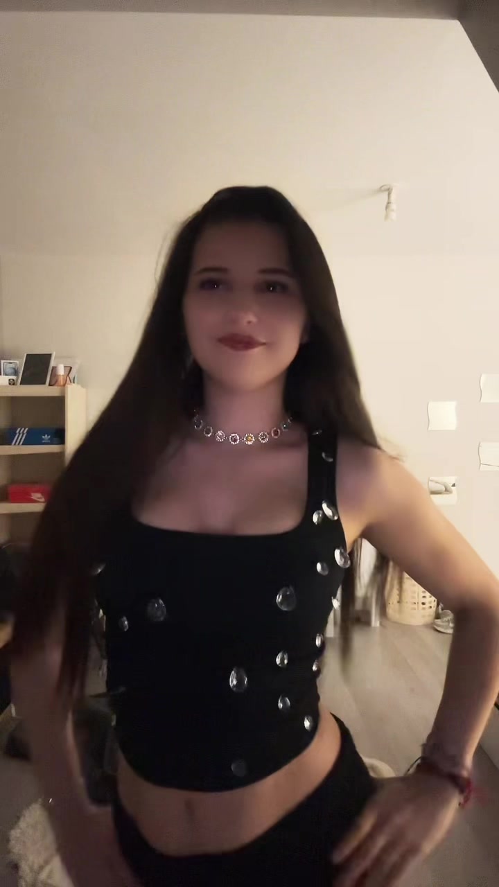 @𝑬