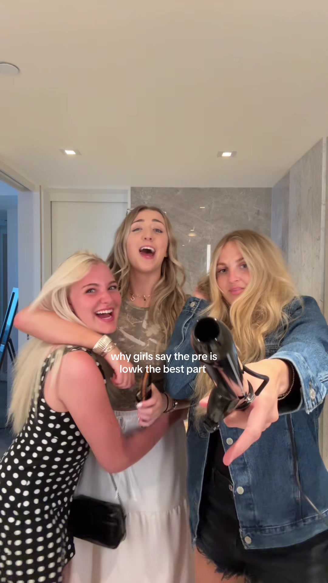 @dumbblondediary