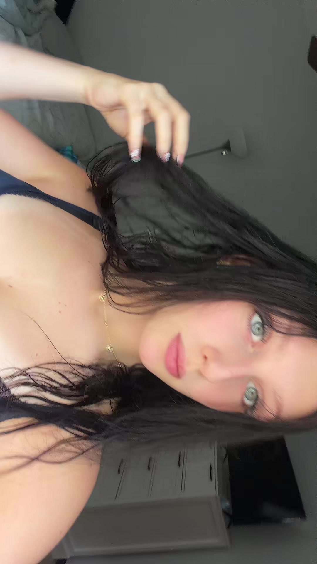 @Ava