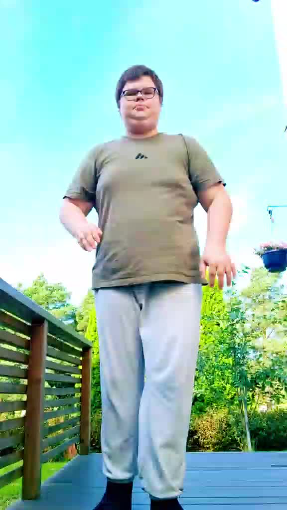@Twitchtungsahuri