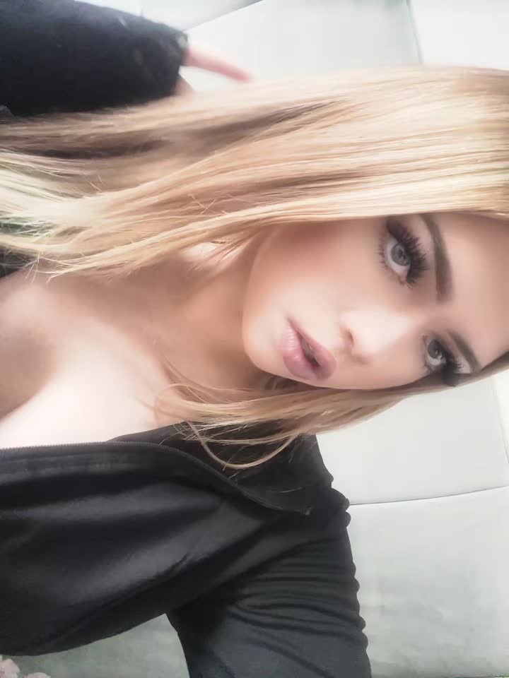 @🪽👱♀️