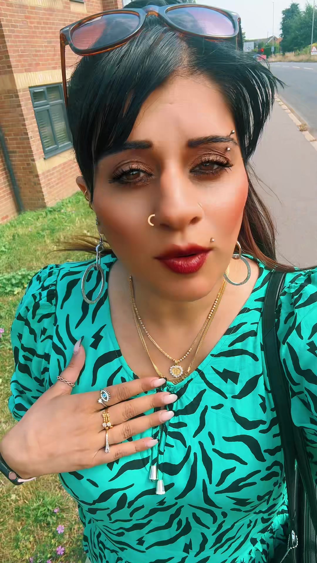 @ⁱᵐ͟͟͞͞☞🇬🇧𝕌𝕂 𝕊𝕙𝕖𝕣𝕟𝕚🐅
