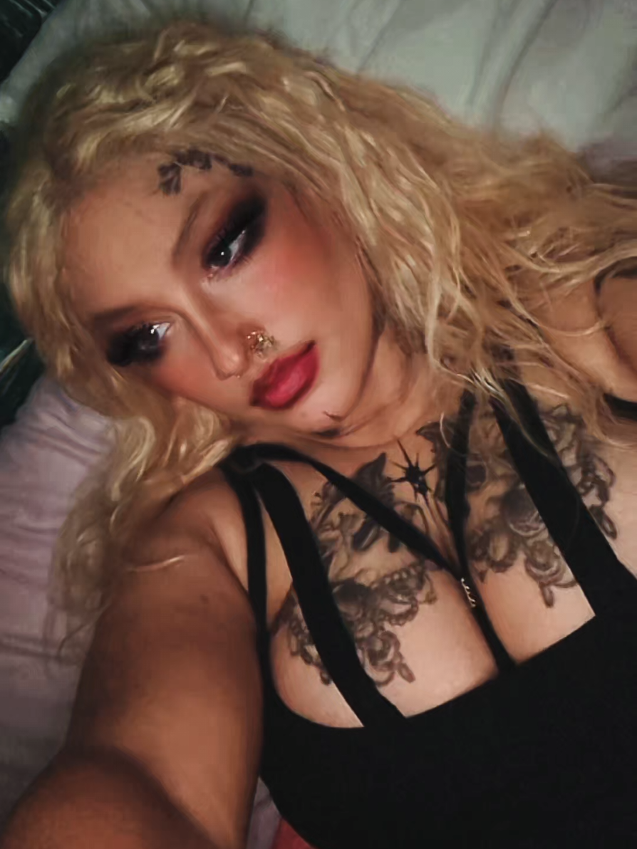 @𖤐🖤𝕶𝖆𝖙𝖎𝖊_𝖀𝖘𝖍𝖊𝖗🖤𖤐