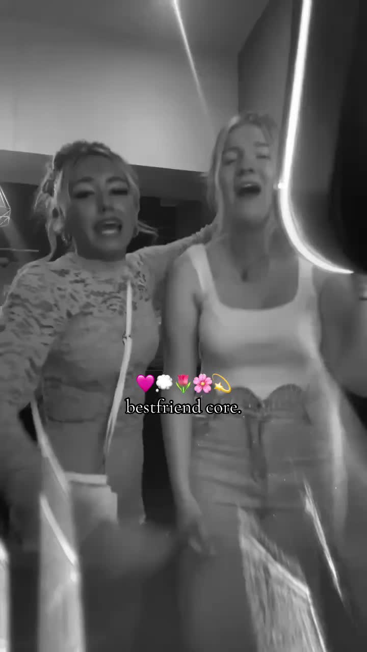 @👄💕✨DEMI LLOYD✨💕👄