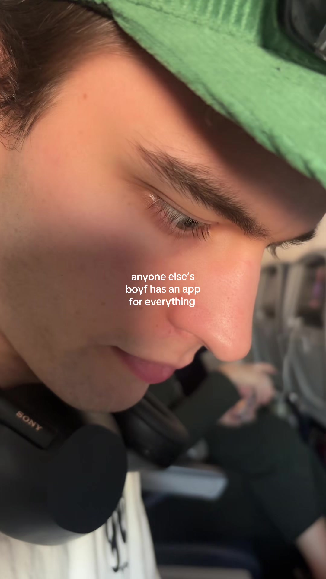 @￼