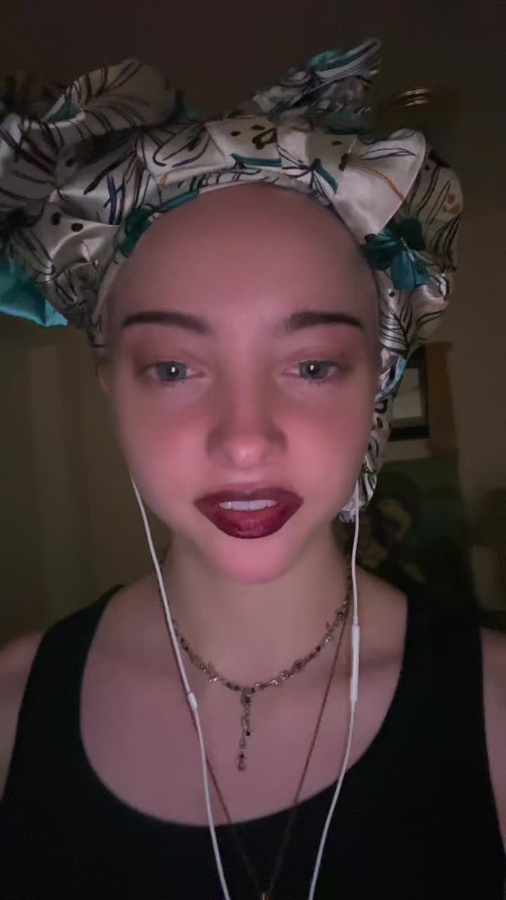 @🌙Madeleine🪻