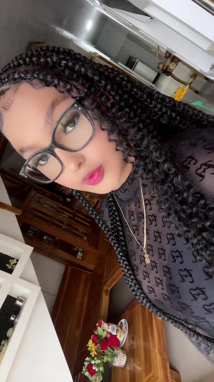 @𝒱𝒶𝓁ℯ🎀.