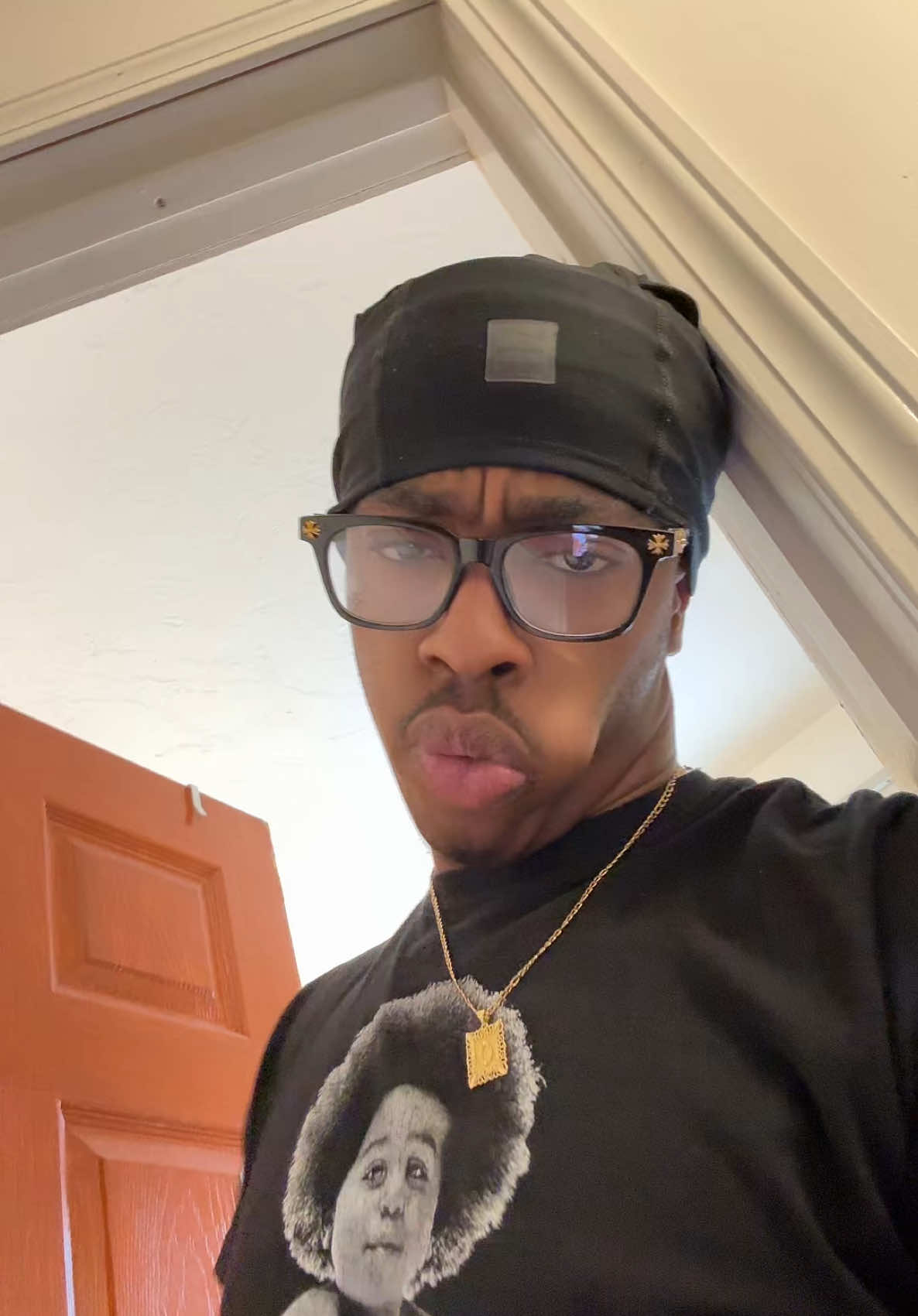 @🧑🏾&zwj;🦯&zwj;➡️🐶