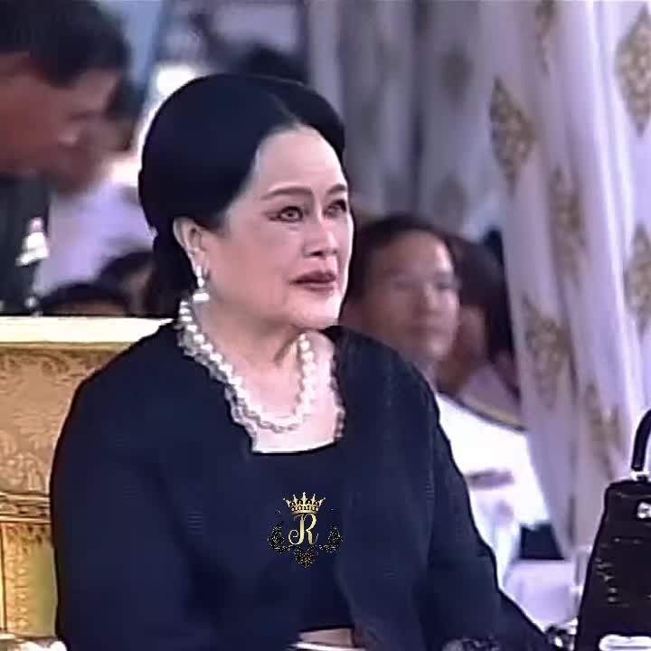 @𝑹𝒐𝒚𝒂𝒍 𝑶𝒇𝒇𝒄𝒊𝒂𝒍 ⚜️