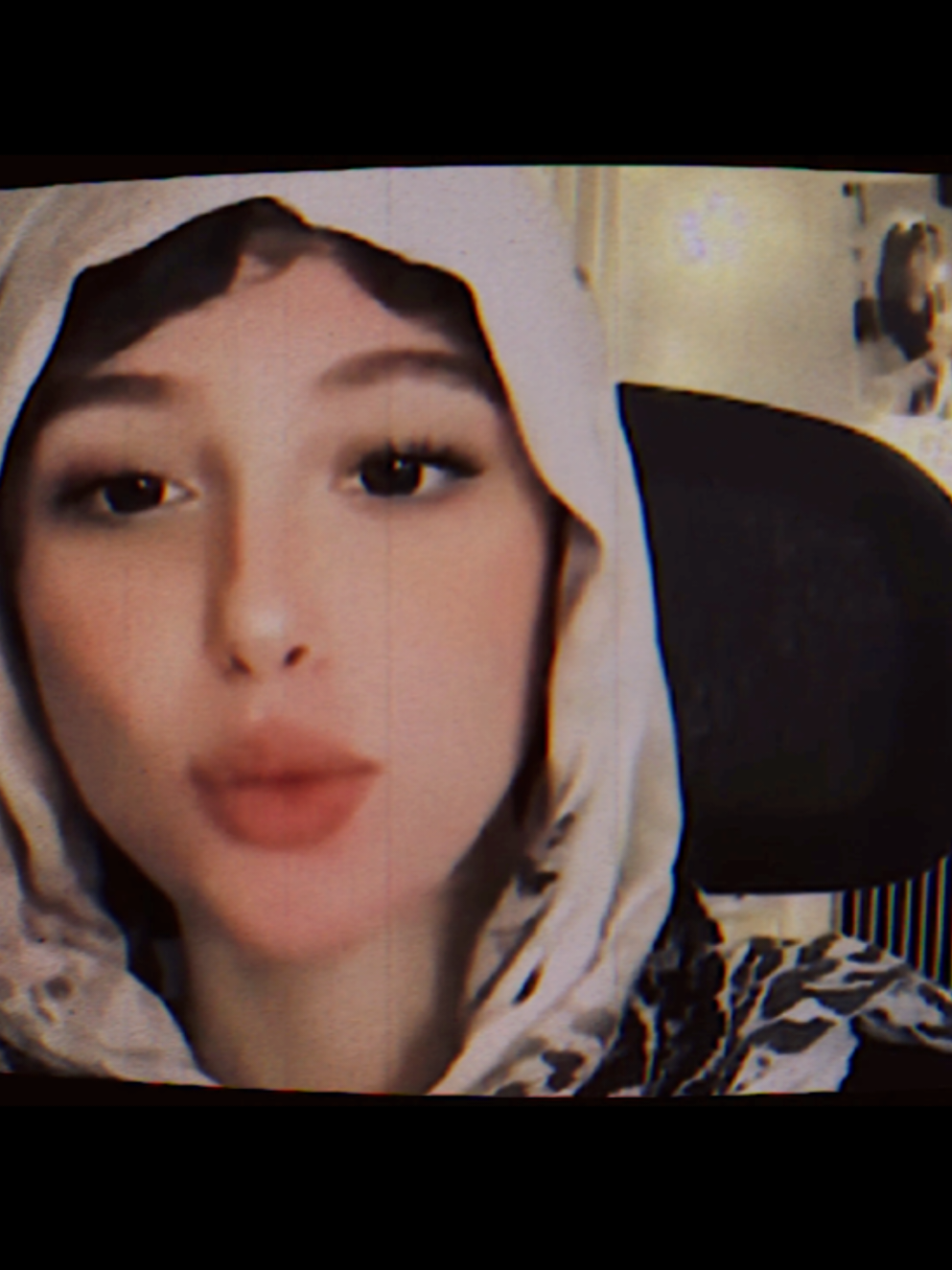 @elhums