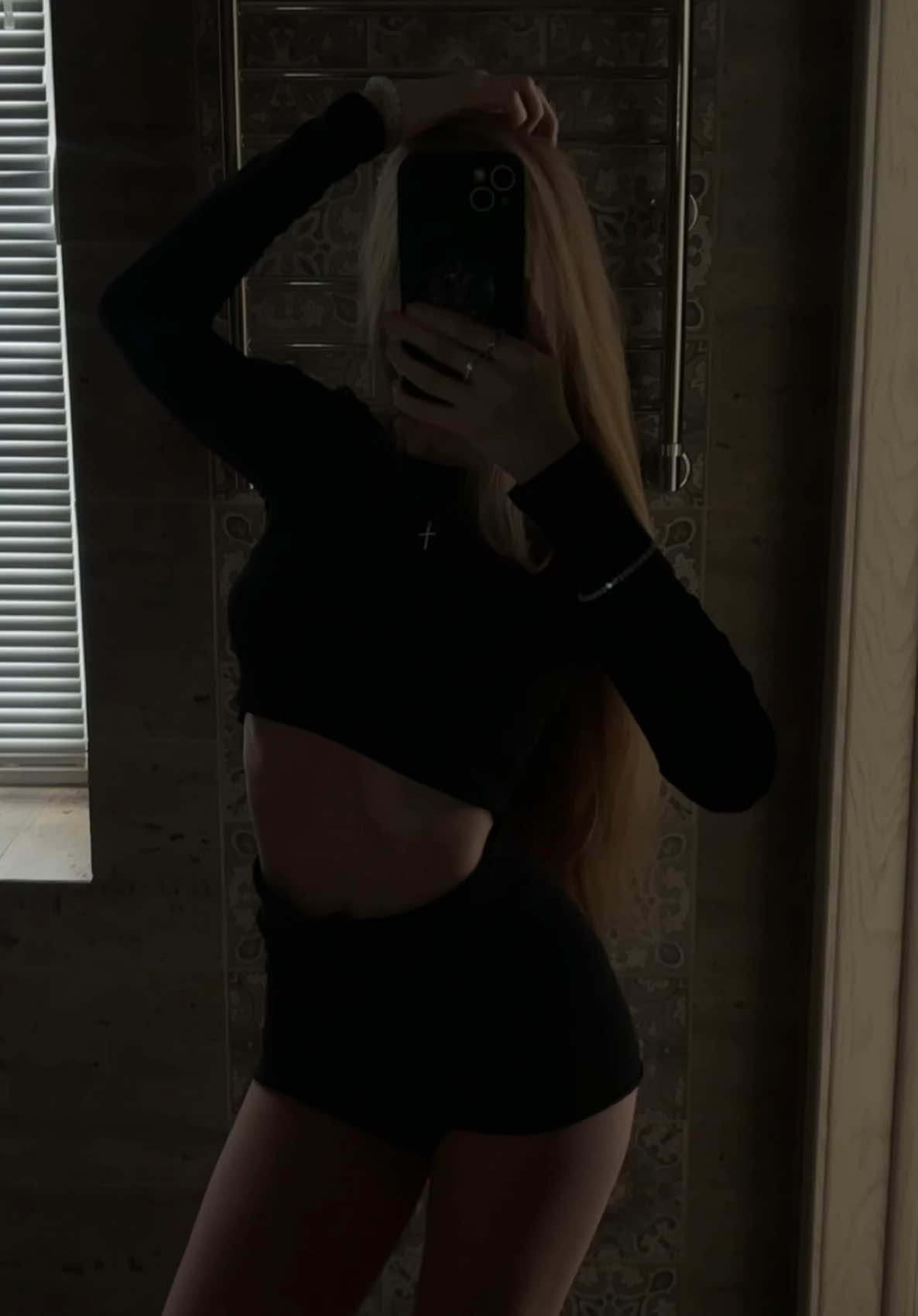 @𝒟.