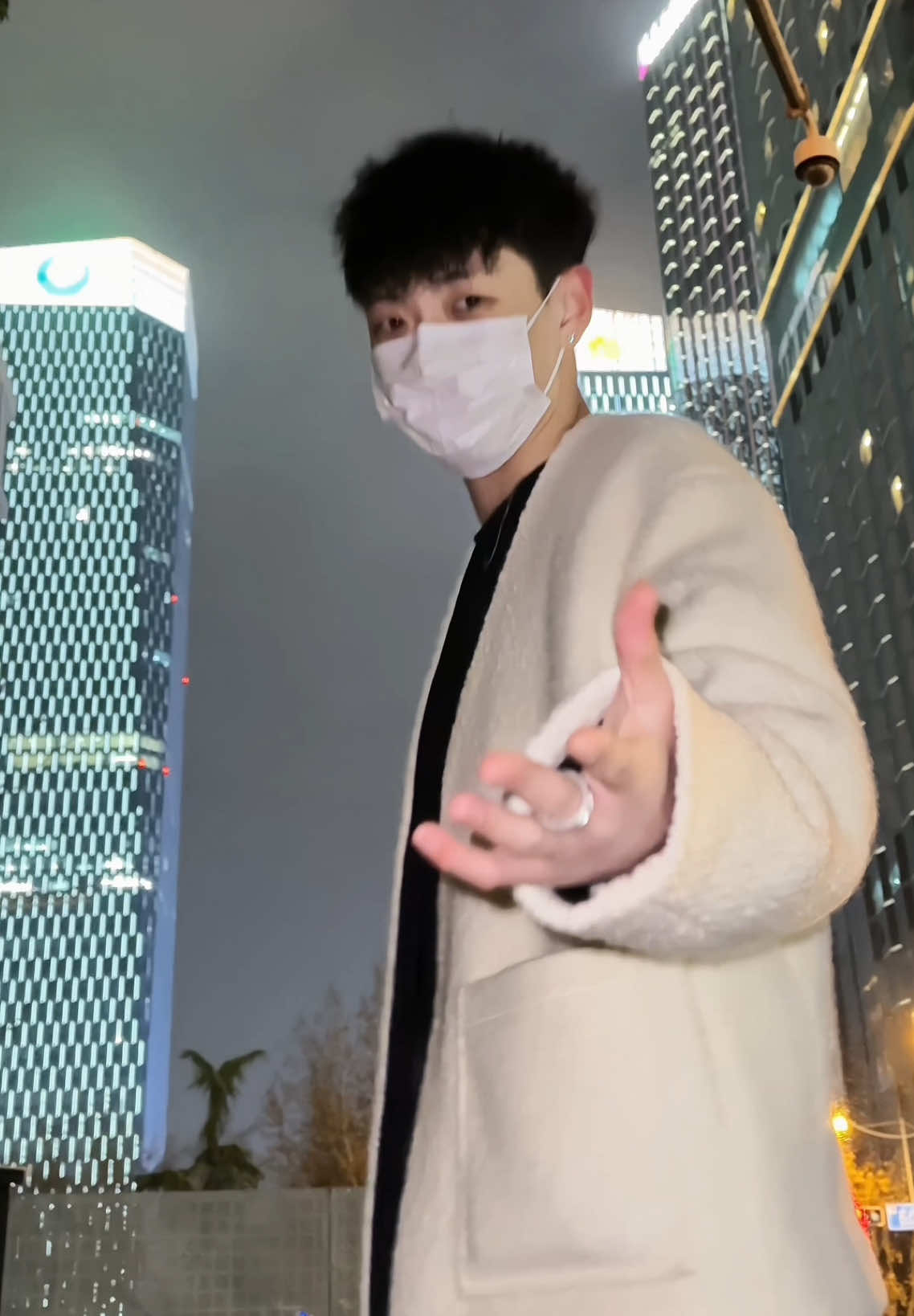@Ly🌥️