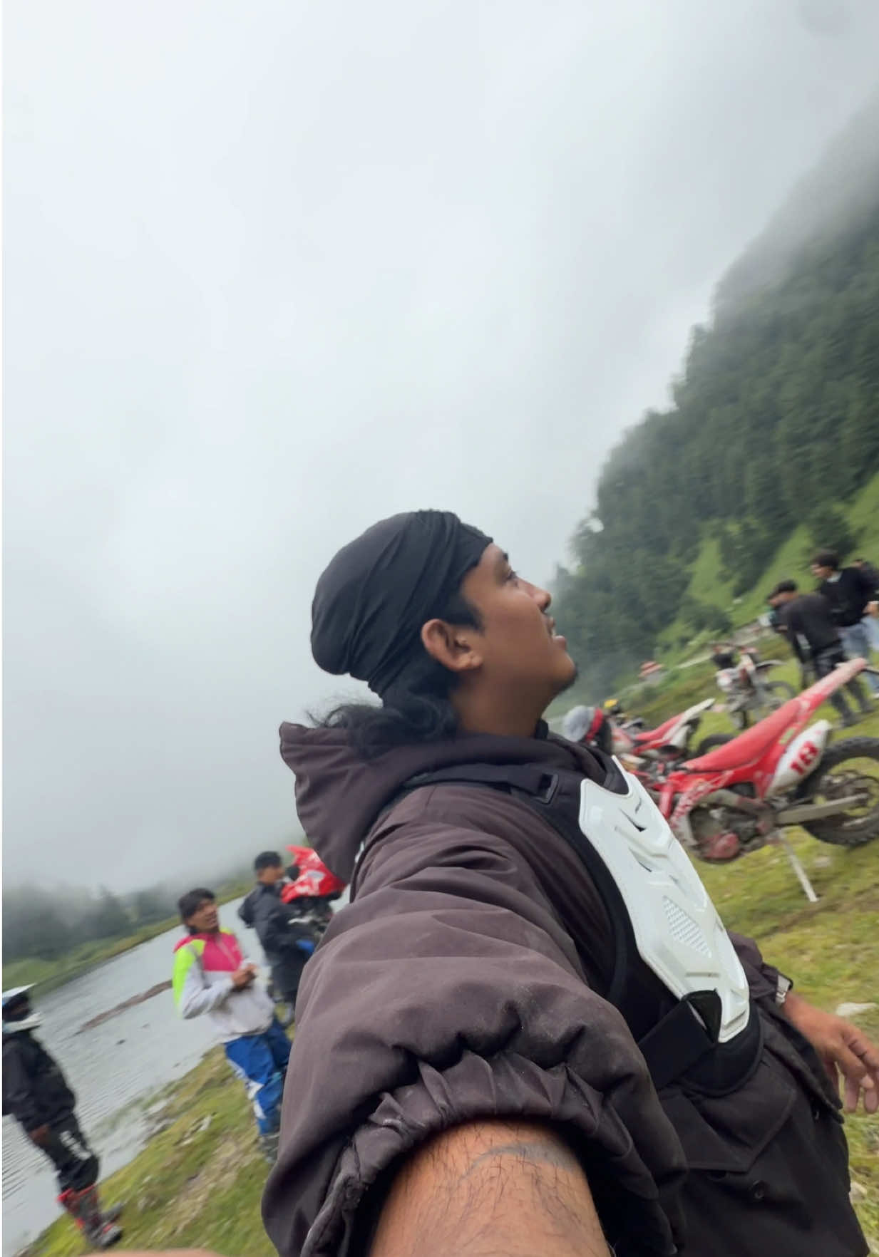 @Biku🦋