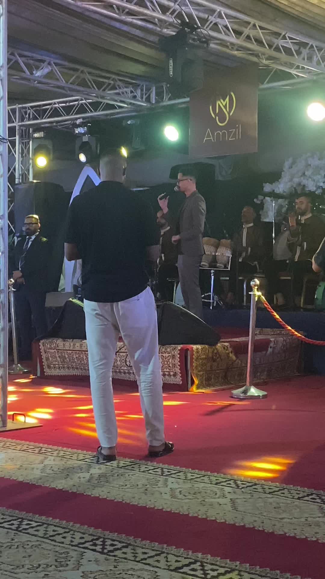 @السيسي مشكل