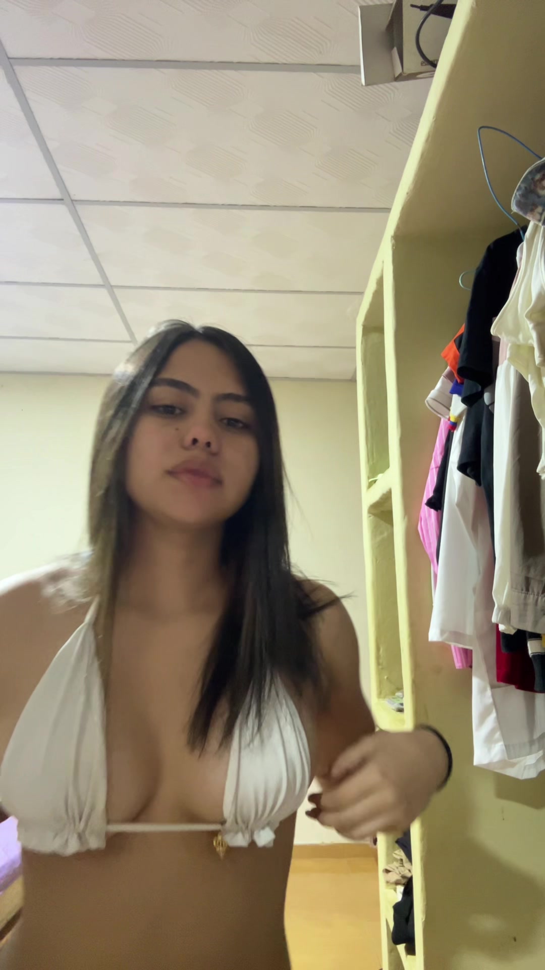 @Vickymedina