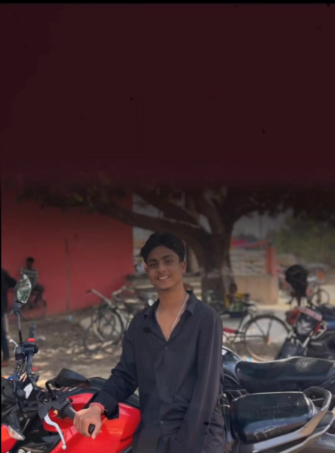 @╬⊰⊹ฺ🪈kRisHnA🦚✧╬✌️