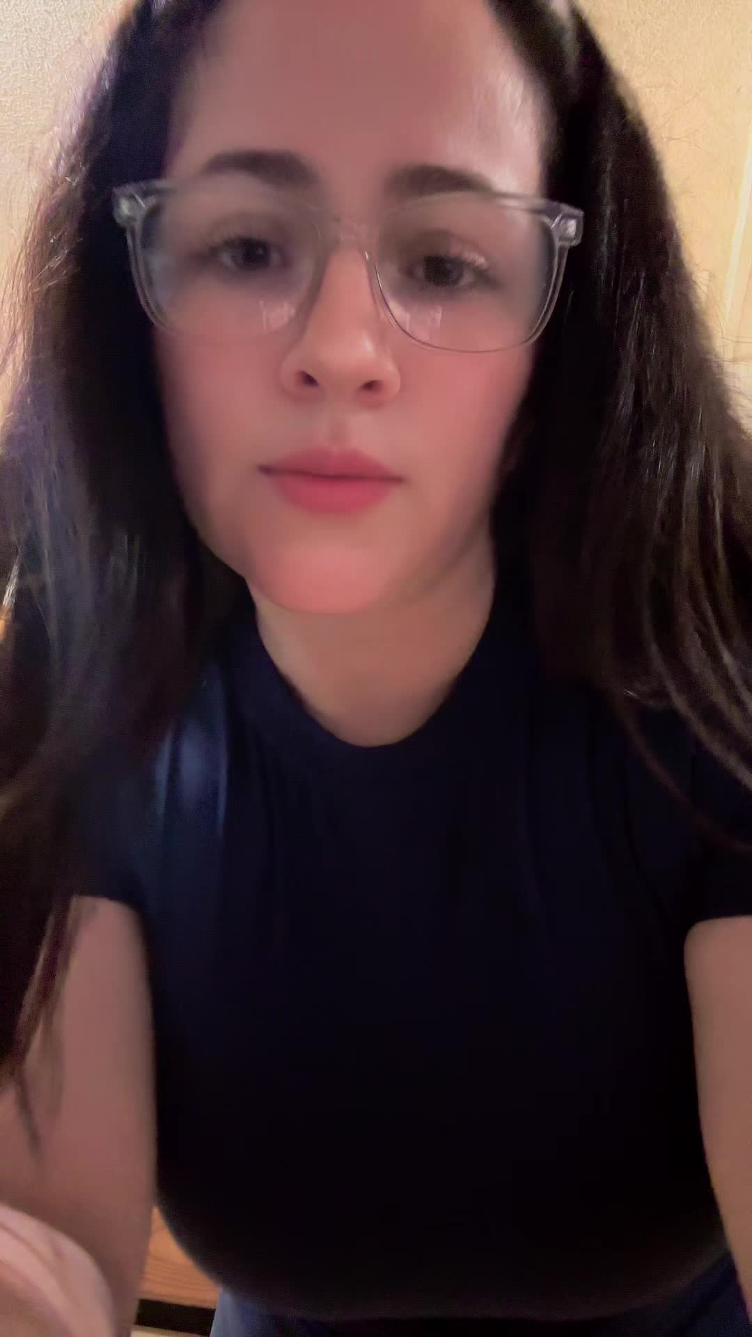 @CurvyIsa