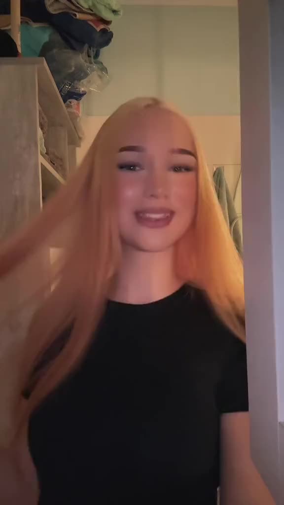 @𝐜𝐞𝐥𝐢𝐧𝐞